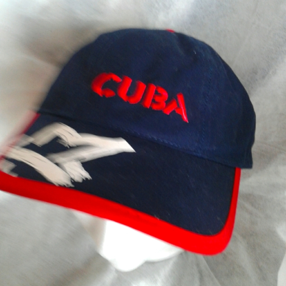 Nowt  Cuba ball cap never been used